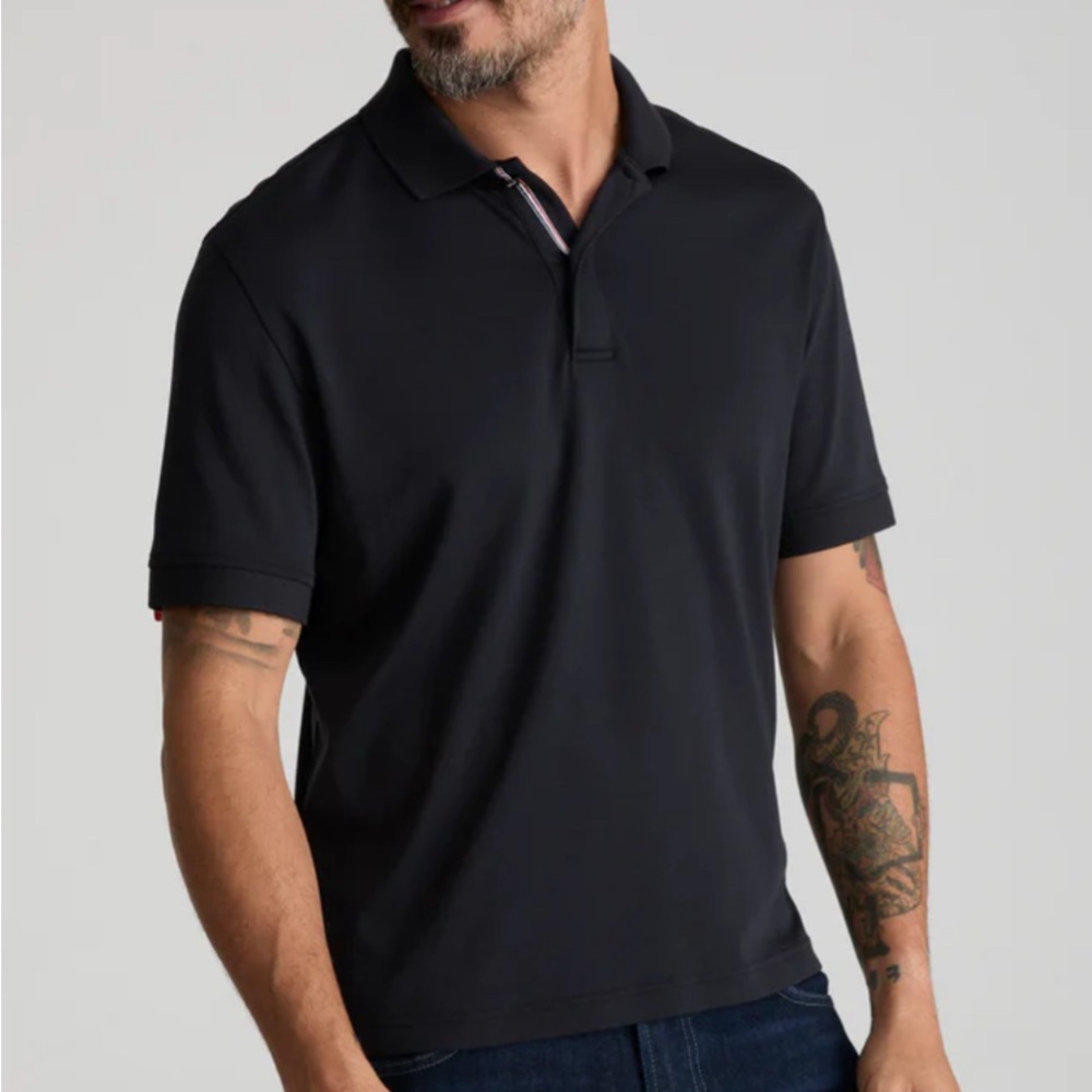 Untuckit men’s size large, black polo shirt in 100% Supima cotton.